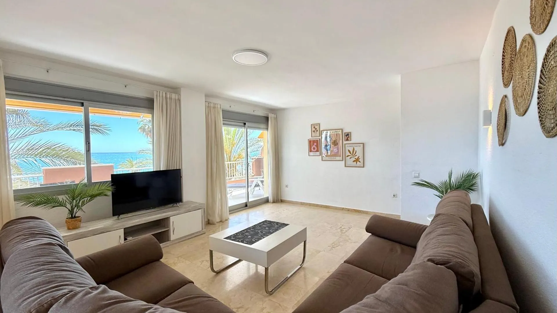 Nautique Beachfront Apartment Fuengirola Spain