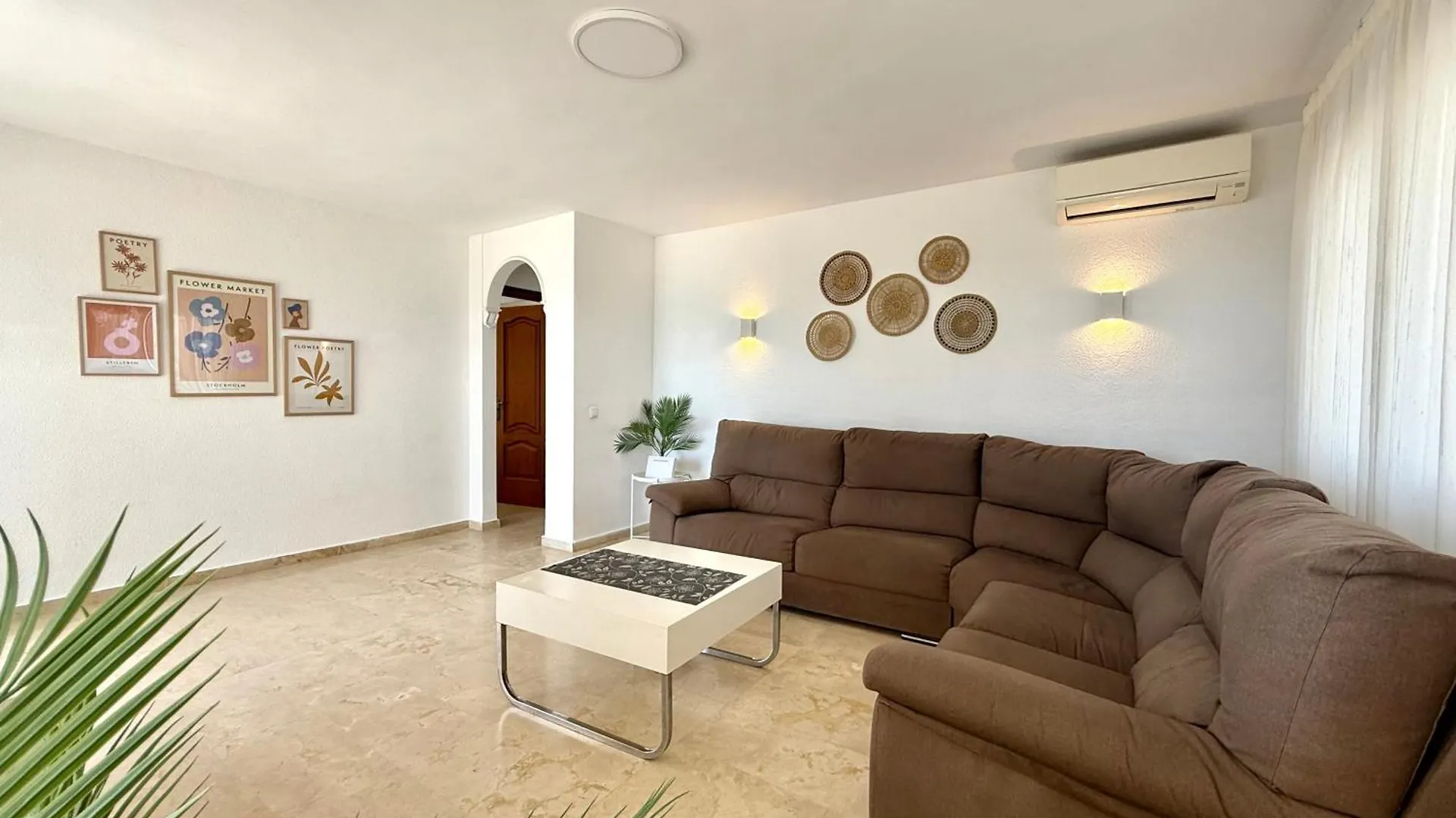 Nautique Beachfront Apartment Fuengirola