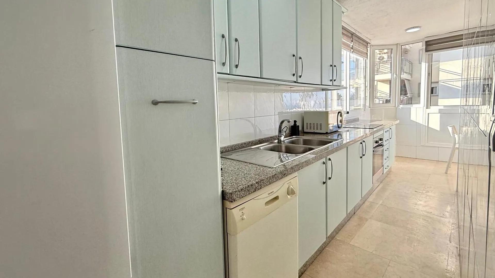 Nautique Beachfront Apartment Fuengirola