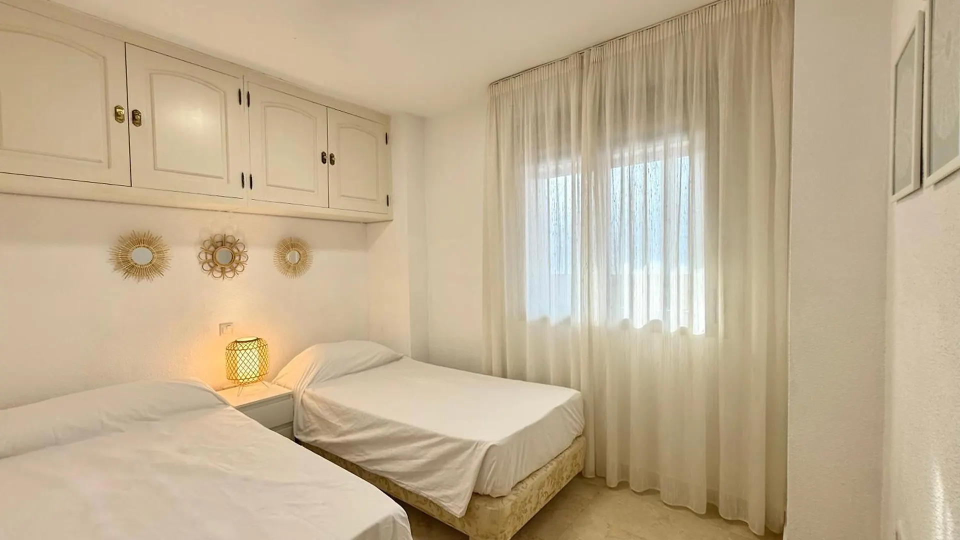 Nautique Beachfront Apartment Fuengirola