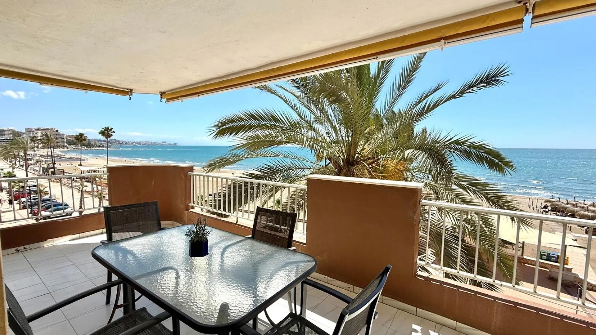 Nautique Beachfront Apartment Fuengirola