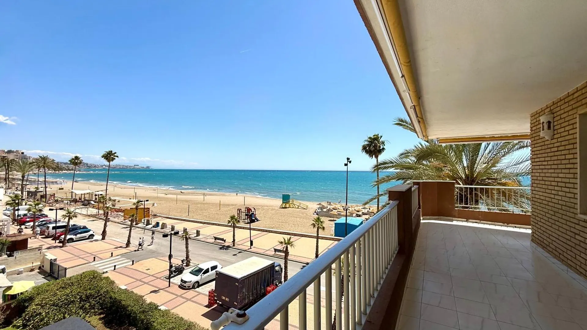Nautique Beachfront Apartment Fuengirola